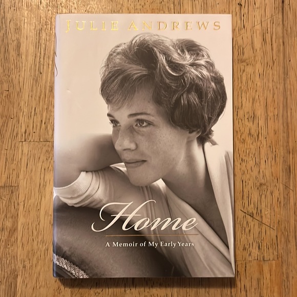 Julie Andrews Autobiography Home and Home Work - Picture 7 of 11